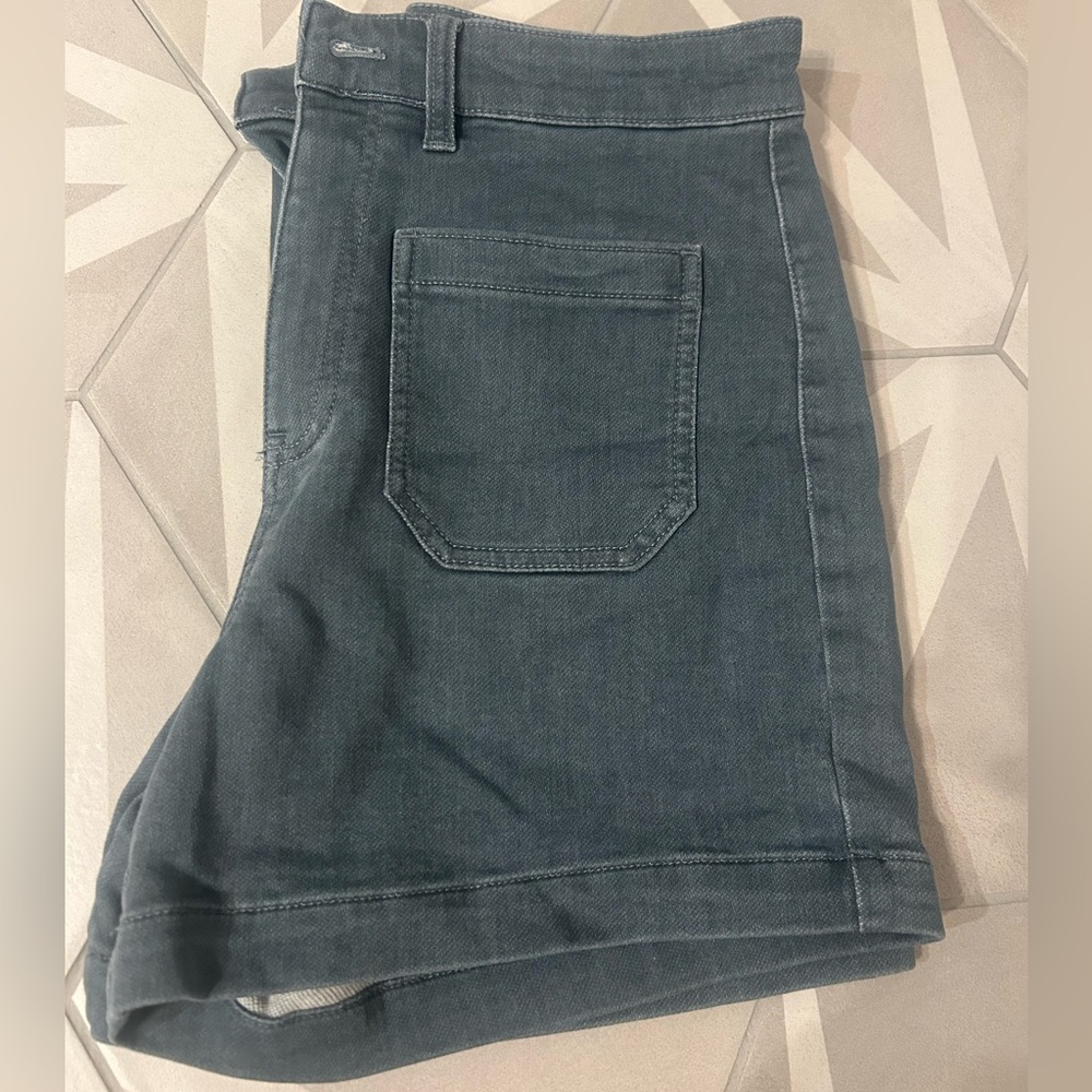 Faherty Stretch Terry Patch Pocket High-Rise Washed Blue Women’s Shorts - Picture 2 of 5